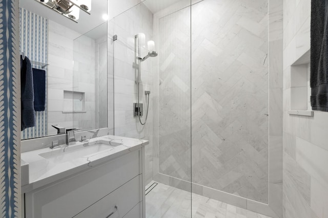 736 W Melrose St Unit 4W, Chicago, IL 60657 - full bath with a walk in shower and vanity