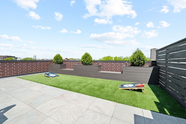 736 W Melrose St Unit 4W, Chicago, IL 60657 - view of yard featuring a patio area