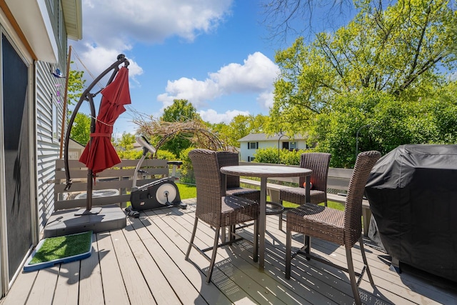 630 S Walnut Ln, Schaumburg, IL 60193 - deck with outdoor dining area