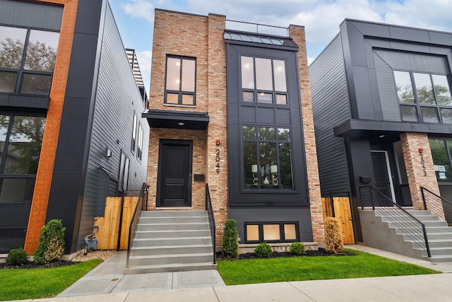 2049 W Race Ave, Chicago, IL 60612 - view of contemporary home