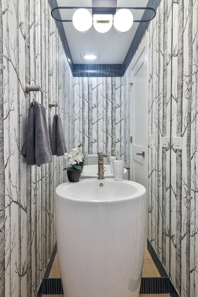 2049 W Race Ave, Chicago, IL 60612 - view of bathroom