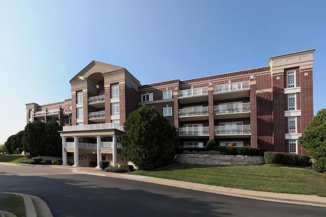 7021 W Touhy Ave Unit 305, Niles, IL 60714 - view of apartment building / complex