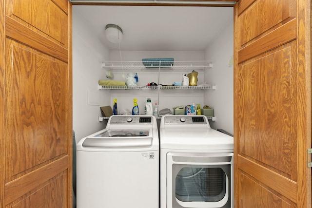 24202 W Commercial St, Plainfield, IL 60544 - laundry area featuring washing machine and dryer