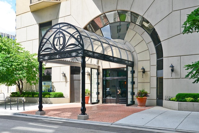 70 W Huron St Unit 1607, Chicago, IL 60654 - view of doorway to property