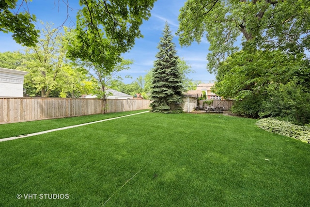 944 Fair Oaks Ave, Oak Park, IL 60302 - view of fenced backyard