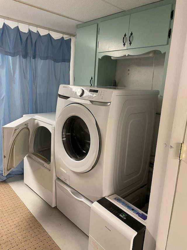 215-217 E Vermont St, Villa Park, IL 60181 - laundry area with separate washer and dryer and cabinet space