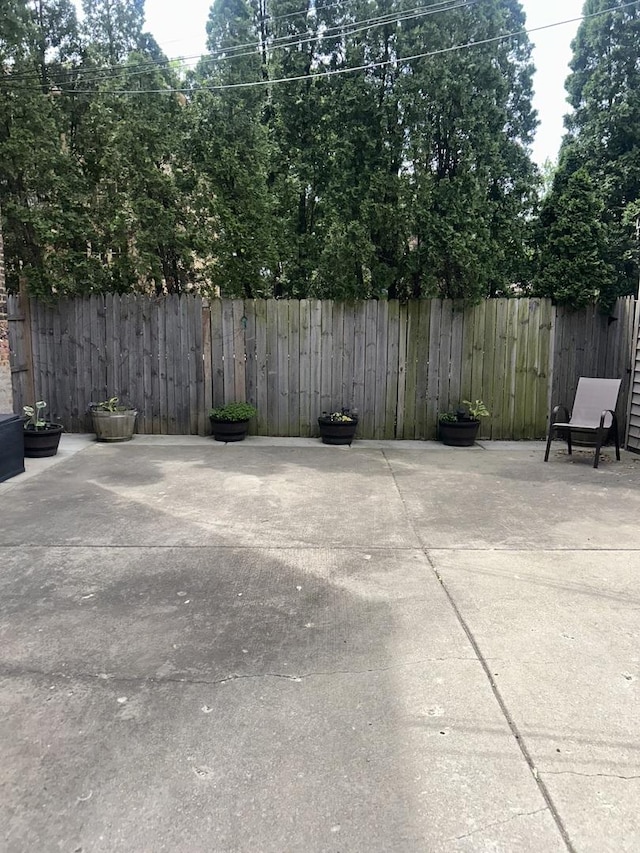 8552 S Bennett Ave, Chicago, IL 60617 - photo 6