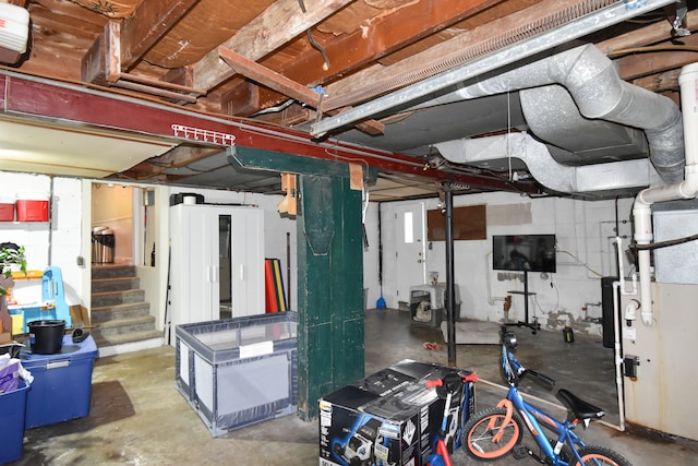 1502 S Mill St, Pontiac, IL 61764 - unfinished basement featuring stairway