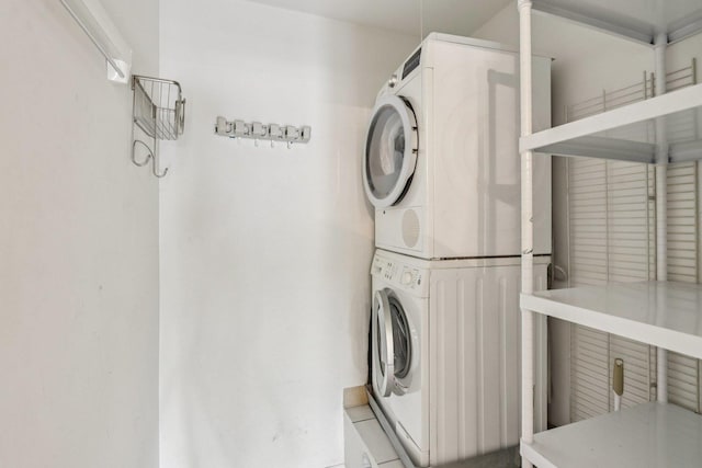 461 N Jonathan Dr Unit 104, Palatine, IL 60074 - laundry area featuring stacked washer and clothes dryer