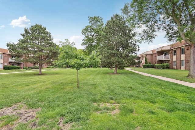 461 N Jonathan Dr Unit 104, Palatine, IL 60074 - view of property's community with a yard