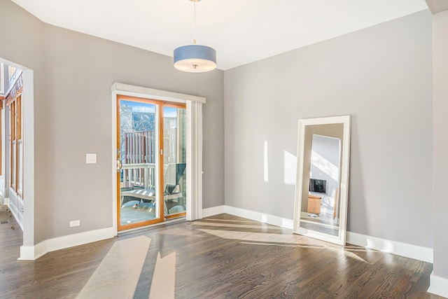 971 Heathrow Ln, Naperville, IL 60540 - unfurnished room featuring wood finished floors and baseboards