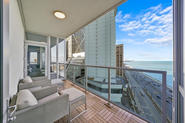 600 N Lake Shore Dr Unit 1105, Chicago, IL 60611 - balcony featuring a water view