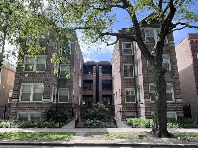 3353 W Wilson Ave Unit 3F, Chicago, IL 60625 - view of building exterior