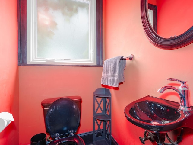 5803 N Kolmar Ave, Chicago, IL 60646 - bathroom featuring a sink