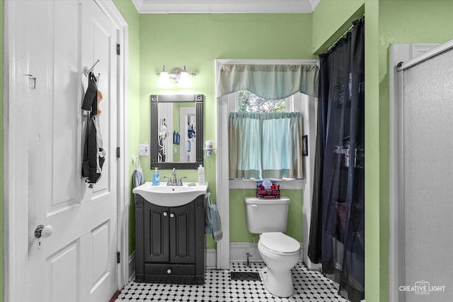 730 E Main St, Amboy, IL 61310 - full bath featuring vanity, a shower with shower curtain, toilet, and baseboards