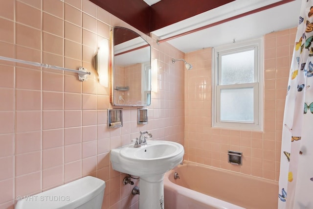 5720 Dunham Rd, Downers Grove, IL 60516 - bathroom featuring shower / bathtub combination with curtain and tile walls