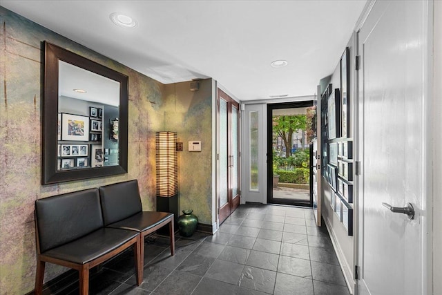 1162 W Farwell Ave, Chicago, IL 60626 - foyer entrance featuring baseboards and recessed lighting