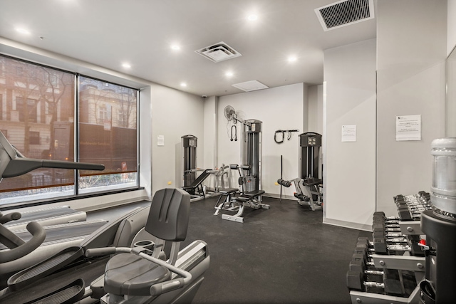 451 W Huron St Unit 1502, Chicago, IL 60654 - exercise room featuring recessed lighting
