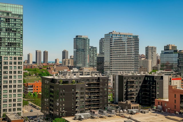 451 W Huron St Unit 1502, Chicago, IL 60654 - skyline view