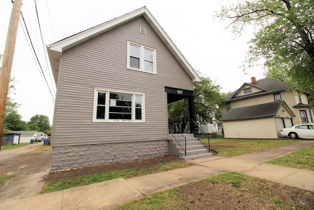 957 E Eagle St, Kankakee, IL 60901 - view of front of home
