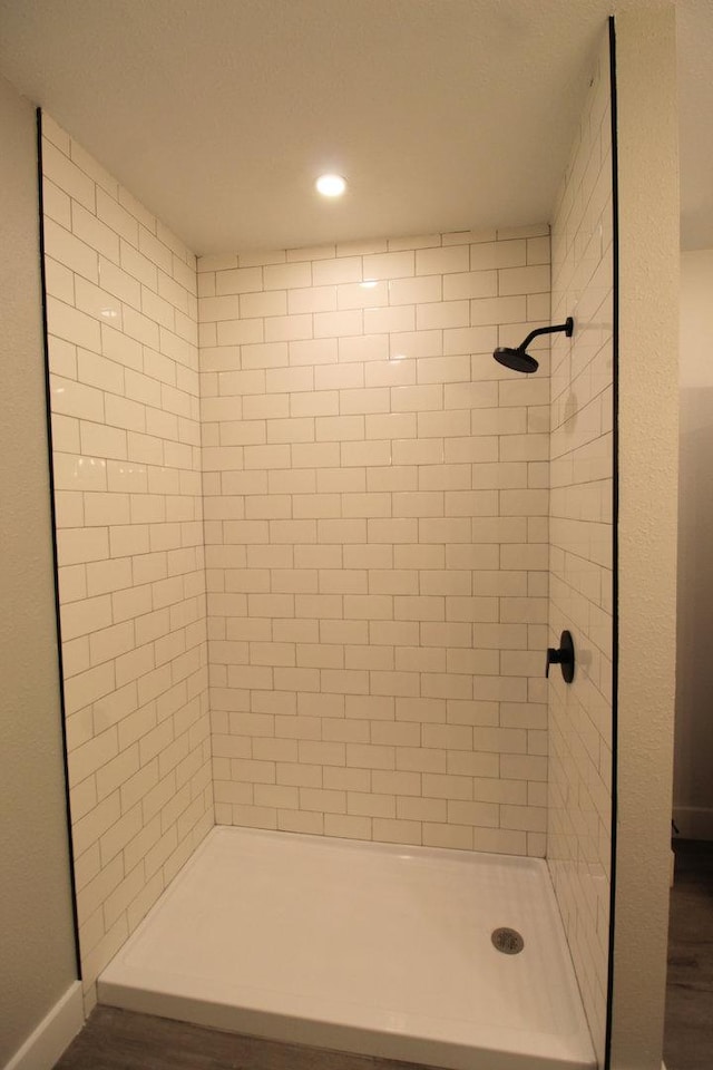 957 E Eagle St, Kankakee, IL 60901 - full bathroom featuring a stall shower, recessed lighting, and baseboards