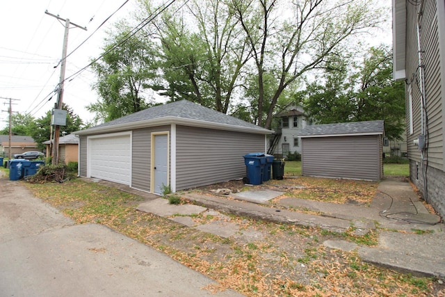 957 E Eagle St, Kankakee, IL 60901 - view of detached garage