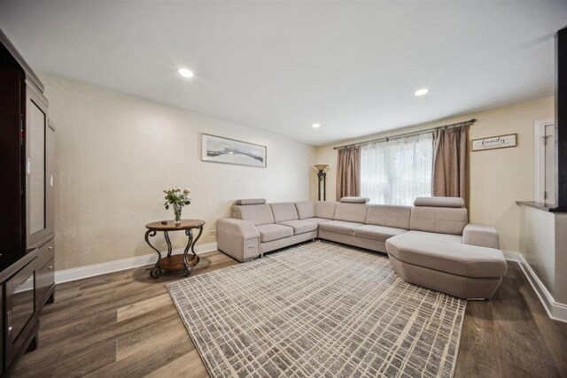 2121 Pepperwood Ln Unit 0, Glendale Heights, IL 60139 - living area featuring wood finished floors, baseboards, and recessed lighting