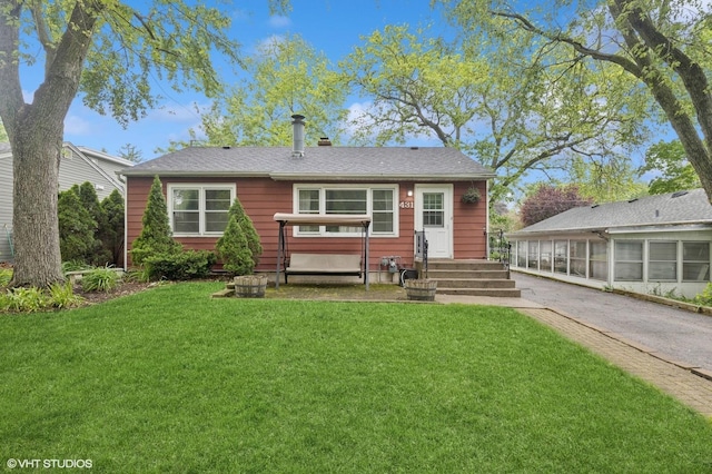 431 Elm Ave, Geneva, IL 60134 - back of property with a lawn