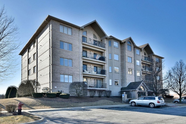 8525 Woodward Ave Unit 303, Woodridge, IL 60517 - photo 2