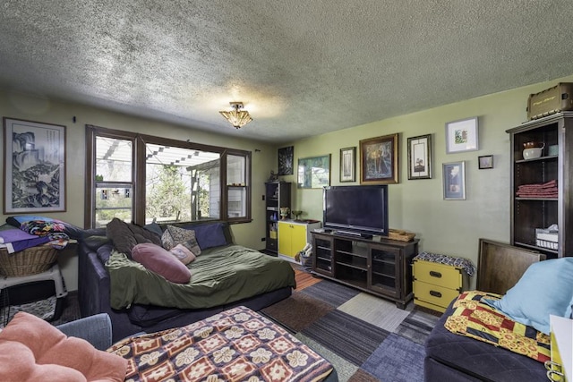 1311 Eastview Dr, Waukegan, IL 60085 - living area featuring a textured ceiling