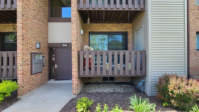 7548 Clarendon Hills Rd Unit 1B, Willowbrook, IL 60527 - photo 2