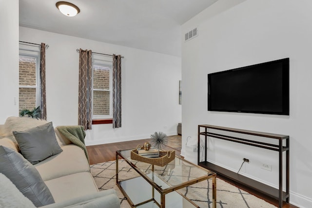 918 W 35th Pl, Chicago, IL 60609 - living area with wood finished floors and baseboards