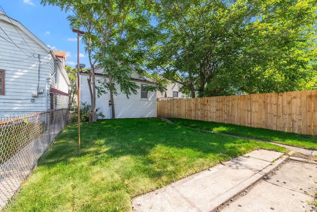 17 E 100th Pl, Chicago, IL 60628 - view of fenced backyard