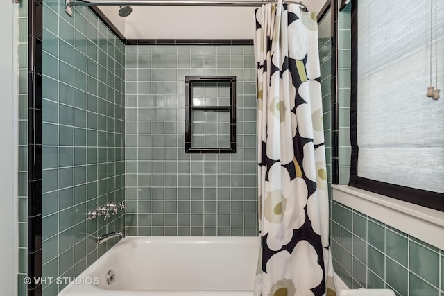 2037 Highland Ave, Wilmette, IL 60091 - full bath featuring shower / tub combo