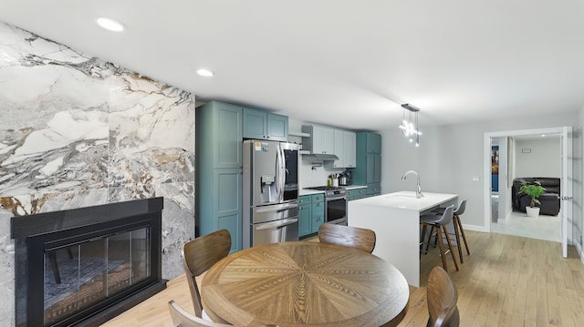 2819 S Briarwood Dr W, Arlington Heights, IL 60005 - photo 4