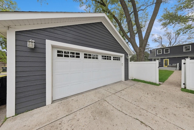340 S Grant St, Westmont, IL 60559 - view of detached garage
