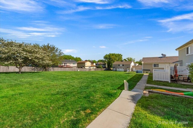 1565 Cornell Pl, Hoffman Estates, IL 60169 - view of yard featuring a residential view