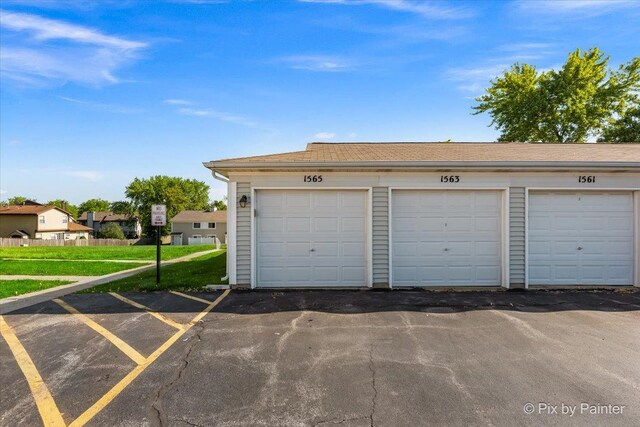 1565 Cornell Pl, Hoffman Estates, IL 60169 - view of garage