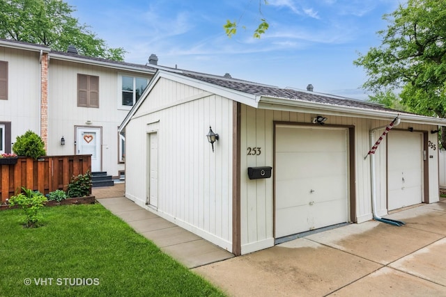 253 Edgewater Dr, Bloomingdale, IL 60108 - view of garage