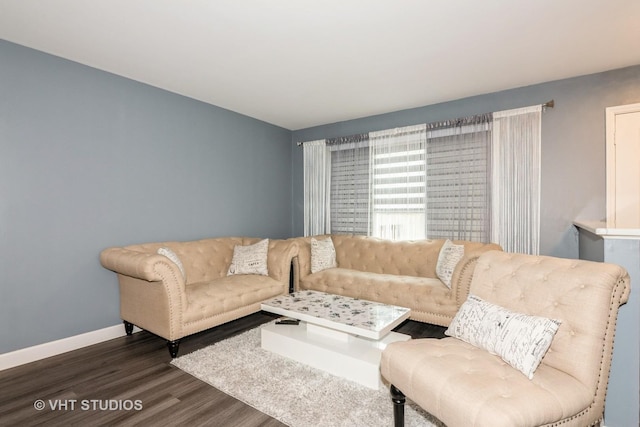 253 Edgewater Dr, Bloomingdale, IL 60108 - living room featuring wood finished floors and baseboards