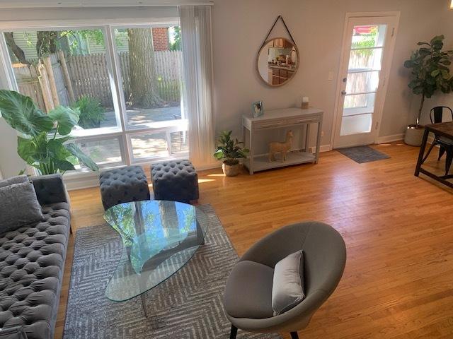 810 Skokie Blvd Unit C, Wilmette, IL 60091 - living room with wood finished floors and baseboards