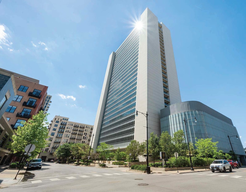 500 W Superior St Unit 808, Chicago, IL 60654 - photo 1