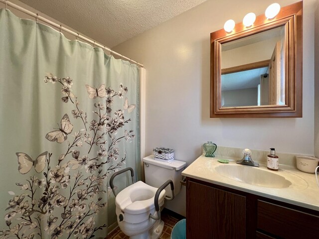 2702 Worcester Dr, Champaign, IL 61821 - full bathroom featuring vanity, a textured ceiling, toilet, and a shower with curtain