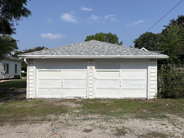 908 N Park St, Streator, IL 61364 - view of detached garage