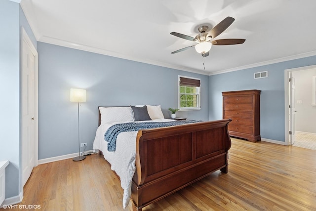 427 Dorset Pl, Glen Ellyn, IL 60137 - bedroom featuring light wood-style flooring, baseboards, crown molding, and a ceiling fan