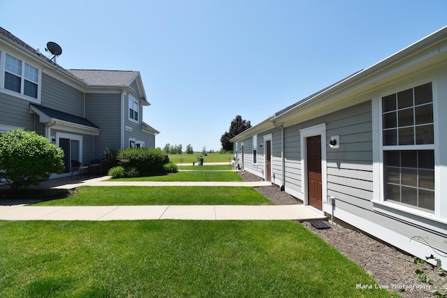 1218 Mariemont Rd Unit C, Sugar Grove, IL 60554 - view of grassy yard