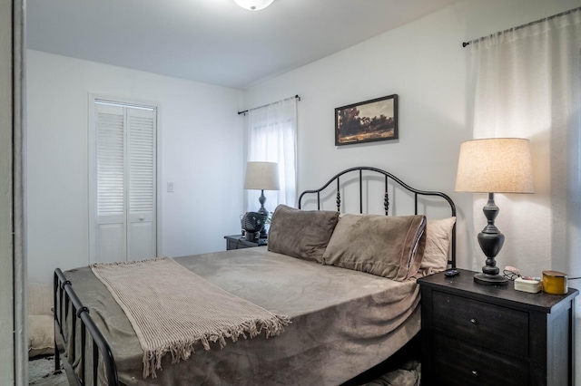 2512 N Marshfield Ave, Chicago, IL 60614 - bedroom featuring a closet