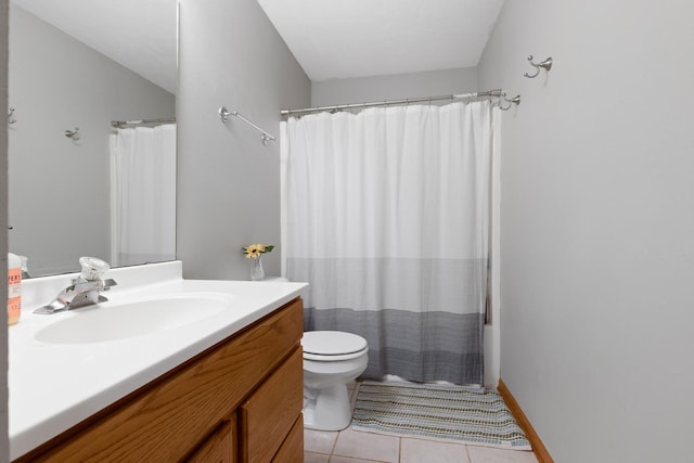 3739 Applewood Ln, Rockford, IL 61114 - full bathroom featuring tile patterned floors, toilet, vanity, and a shower with curtain