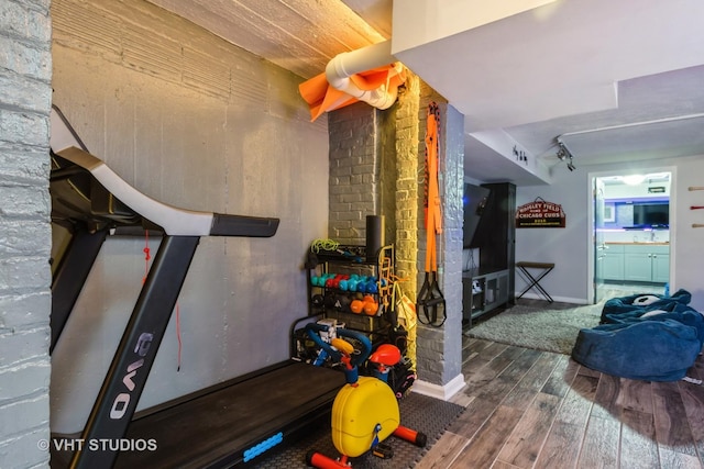 723 Gardner Rd, Flossmoor, IL 60422 - workout area featuring wood finished floors and baseboards