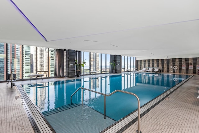 363 E Wacker Dr Unit 6106, Chicago, IL 60601 - view of indoor pool